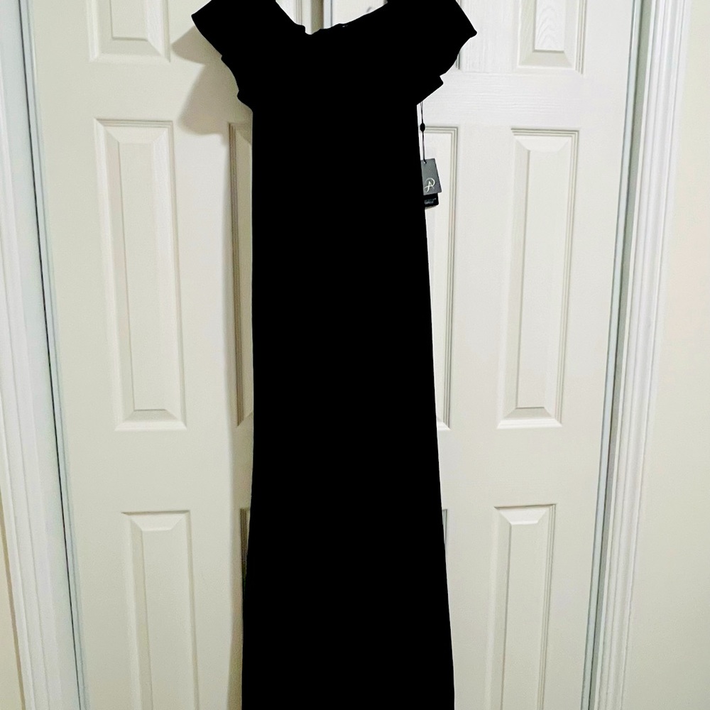 Brand New Adrianna Papell Off Shoulder Dress size 10